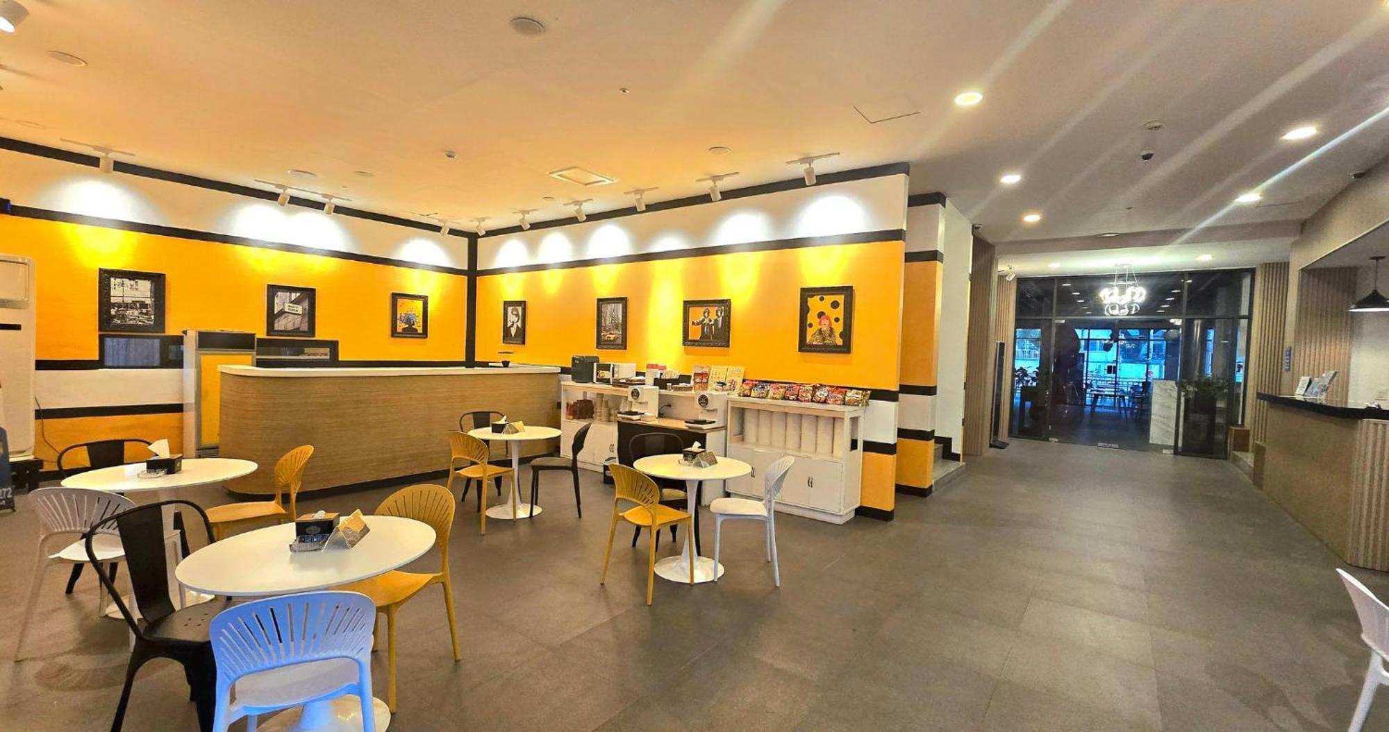 Aston Stay And Villas Mabalacat Exteriör bild