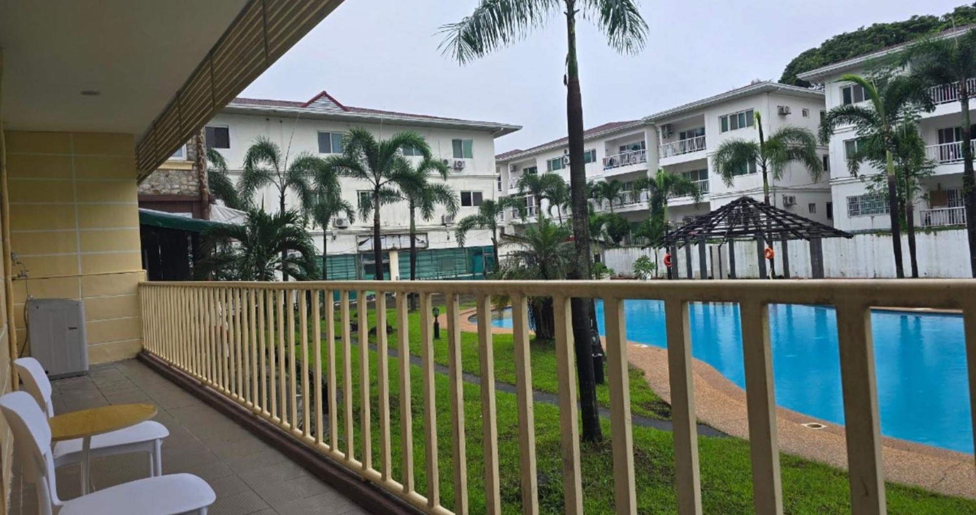 Aston Stay And Villas Mabalacat Exteriör bild